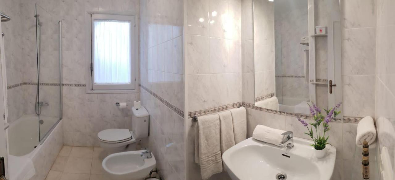 Apartamentos Delfines Cala Blanca  Dış mekan fotoğraf
